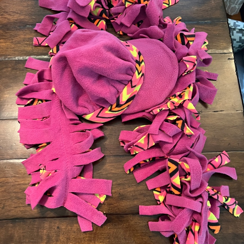 Girls Winter Scarf and Hat.